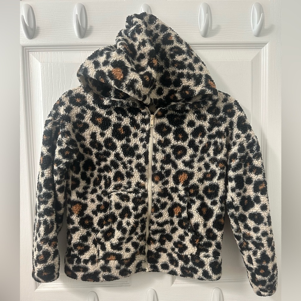 Girls Arizona Jean Company Fuzzy Leopard Sweater | size Small (7-8)
